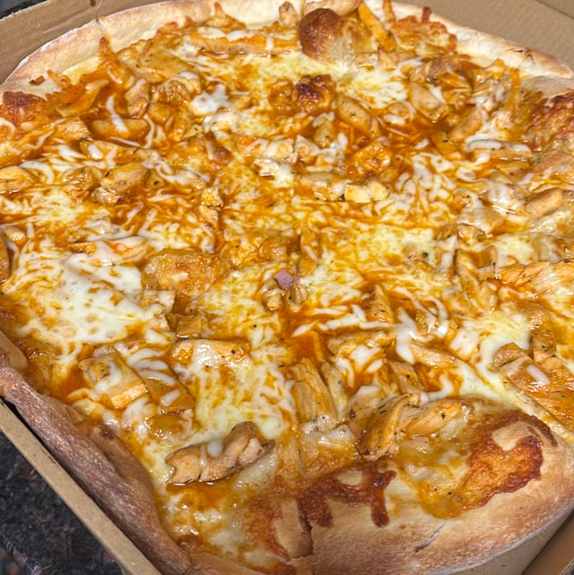 LG Buff Chix Pizza.