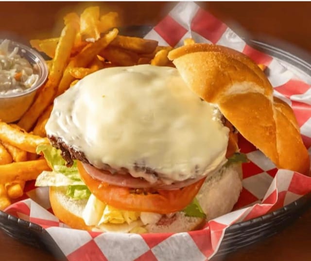 CheeseBurger Deluxe W/FF.